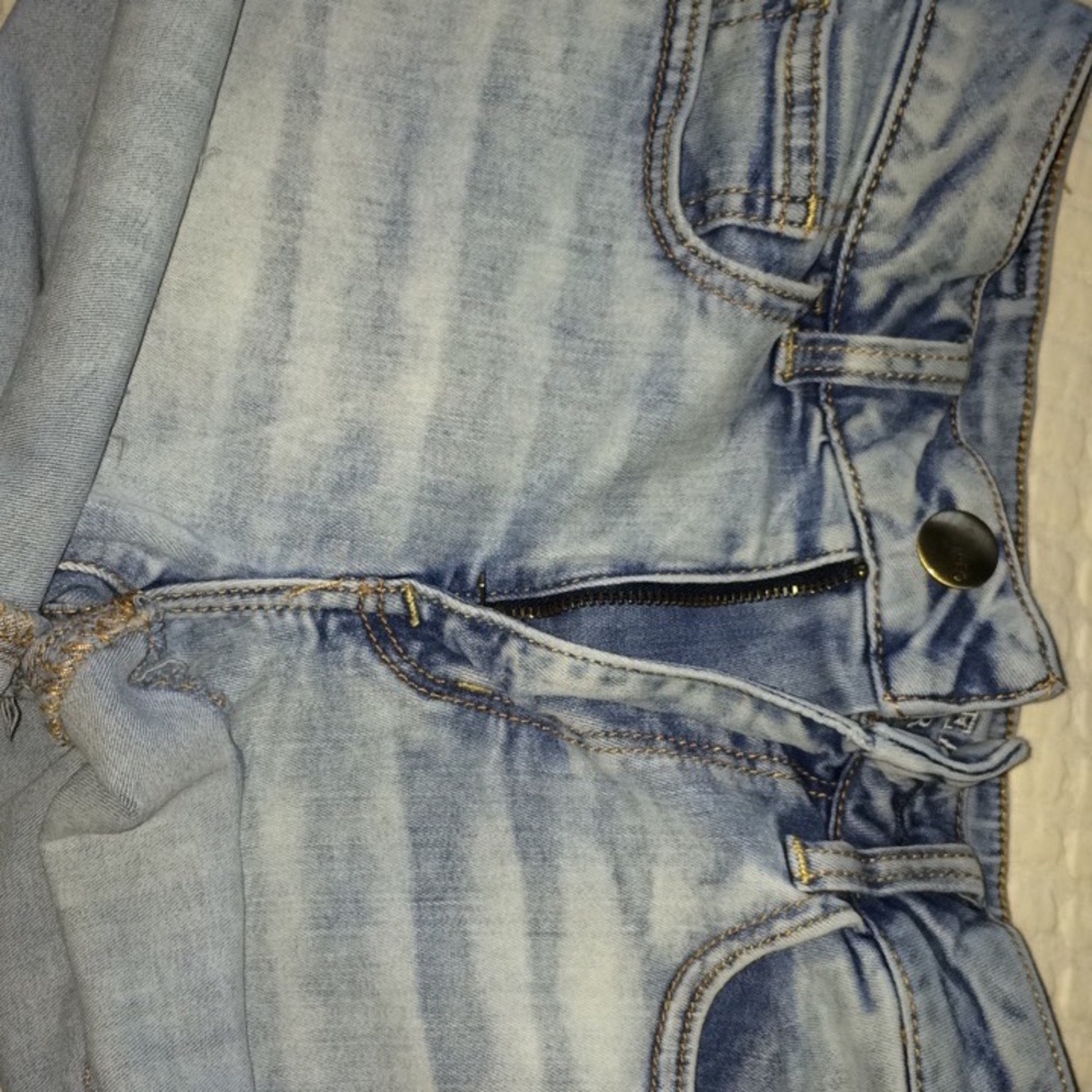 American eagle light wash shorts